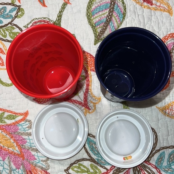 Starbucks set of 2 coffee cups 16oz reusable coffee cups with lids blue and red - Picture 5 of 5